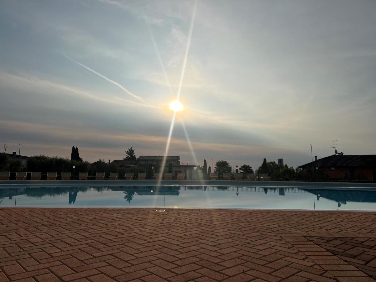 Le Terrazze Sul Lago Hotel & Residence Padenghe sul Garda Exterior foto
