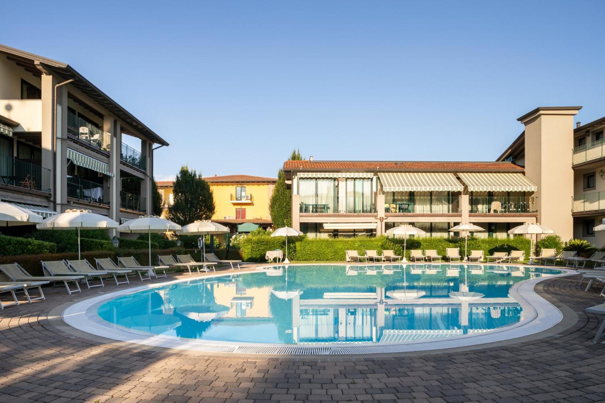 Le Terrazze Sul Lago Hotel & Residence Padenghe sul Garda Exterior foto